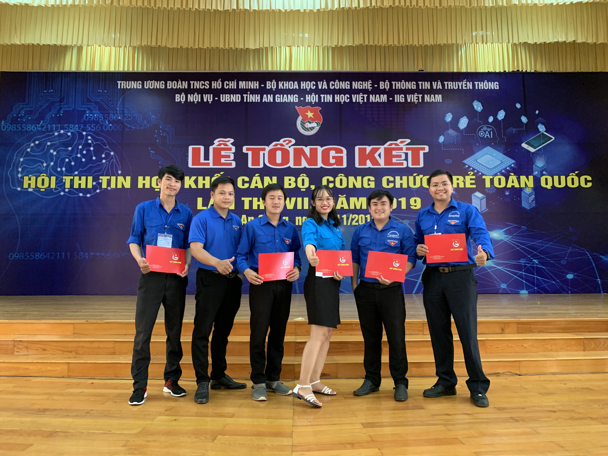 Các thí sinh đoàn Đồng Nai tham gia hội thi tin học trẻ toàn quốc năm 2019.jpg