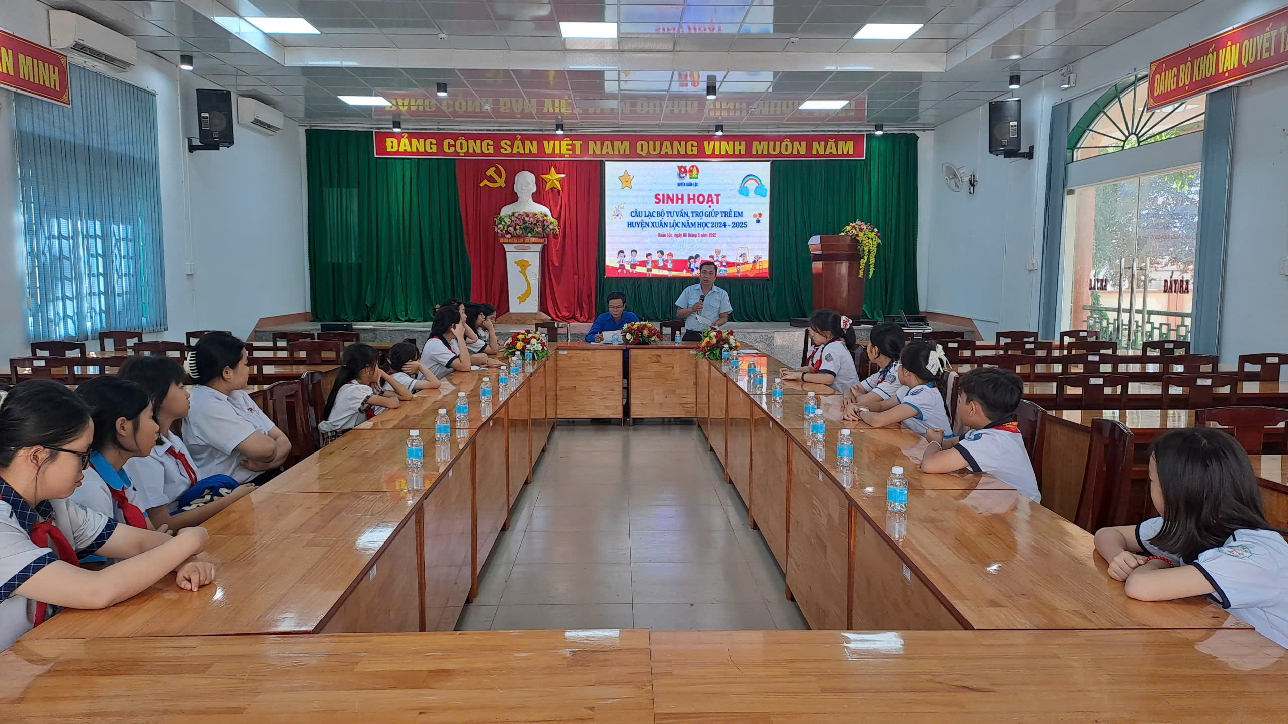 Hình 2. Thành viên Câu lạc bộ thông tin kết quả hoạt động Câu lạc bộ năm học 2024_2025.jpg