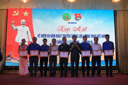 Khen thươdsdsa23234sdfsdf.JPG