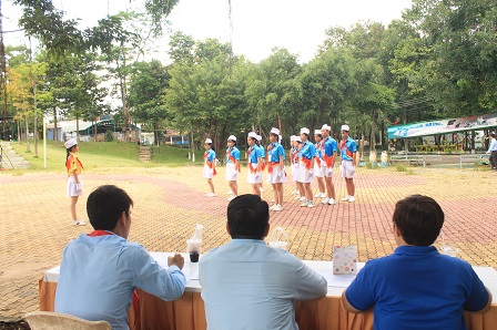 Phần thi kỹ năng nghi thức Đội – đội hình.JPG