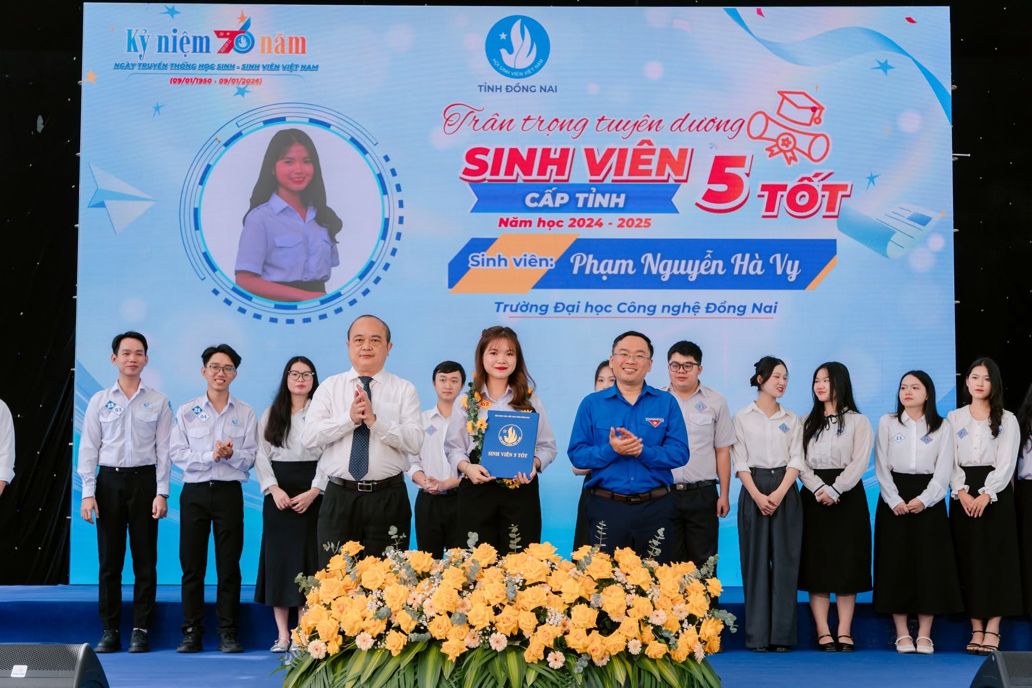 Phạm Nguyễn Hà Vy -hình 1.jpg