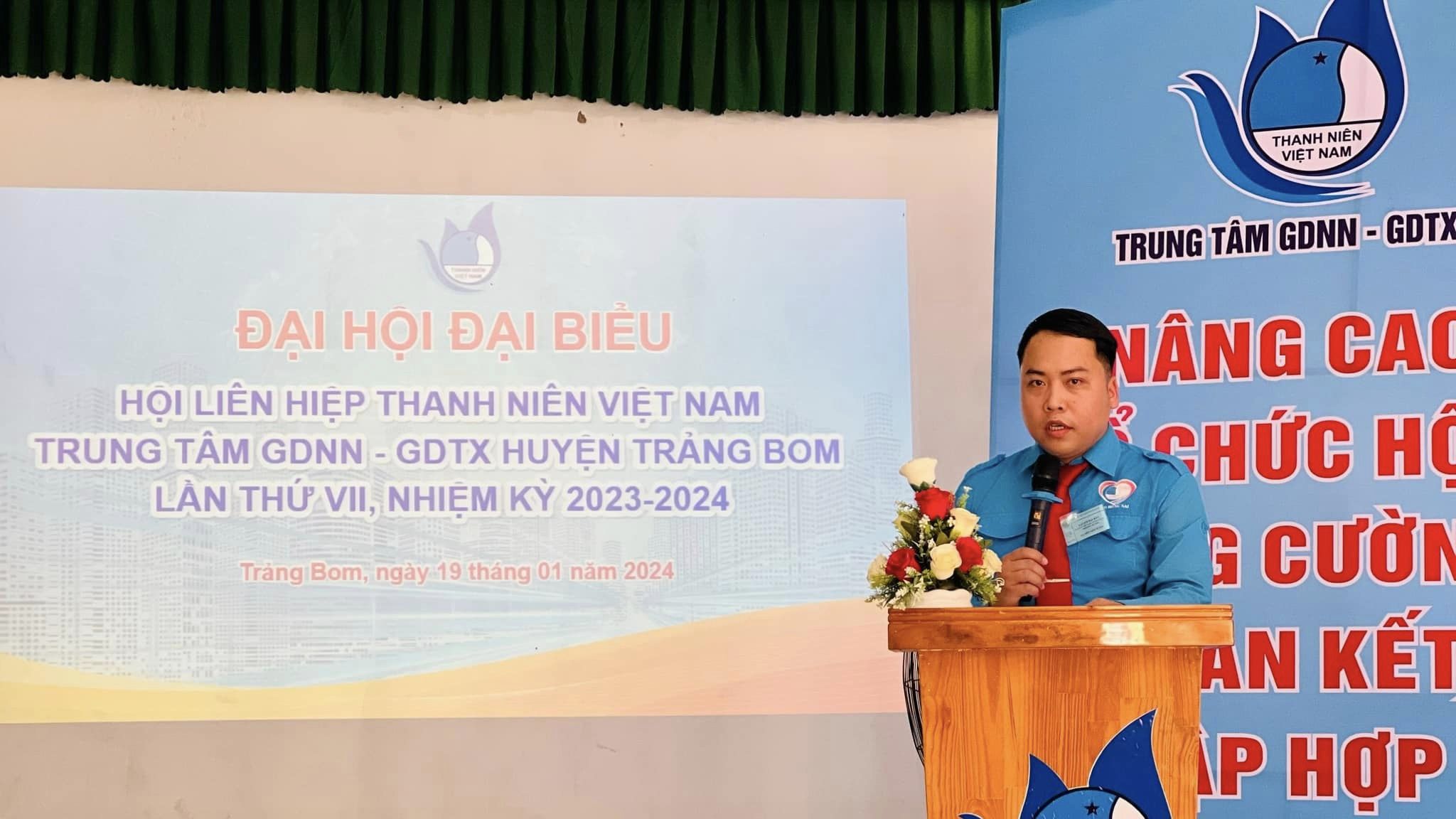 Hình 1-Anh Lê Thanh Tùng - Chủ tịch Hội LHTN Việt Nam huyện- Phát biểu chỉ đạo.jpg