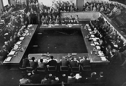 11814.Hội%20nghị%20Giơnevơ%20(Thụy%20Sỹ).jpg
